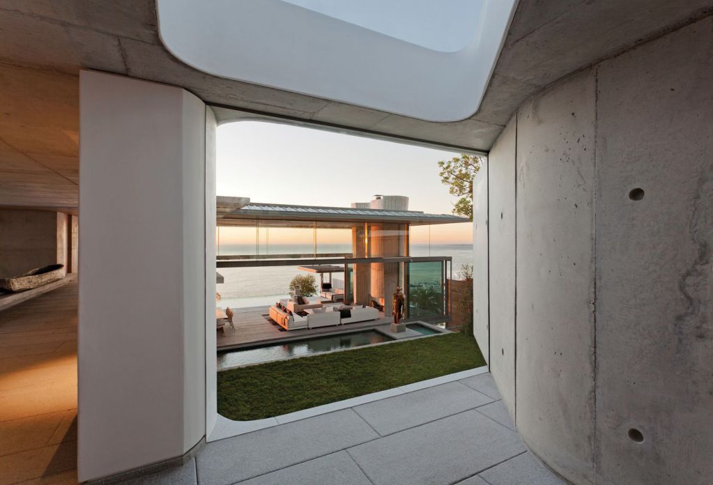 Gạch lát nền vân cement giúp mang đến một vẻ đẹp cuốn hút và thanh lịch cho không gian